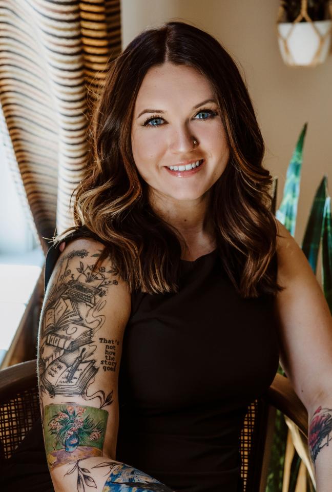 Elli Elizabeth Blonde